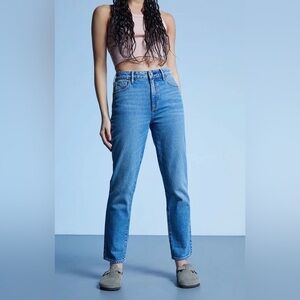 PacSun Medium Blue Mom Jeans. Size 26
